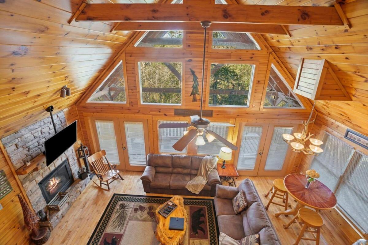 Stunning Mountain Cabin W Hot Tub Gatlinburg Exterior photo