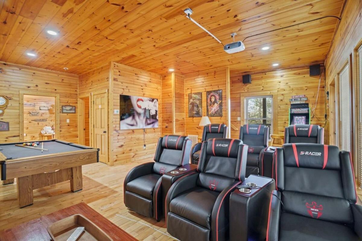 Stunning Mountain Cabin W Hot Tub Gatlinburg Exterior photo